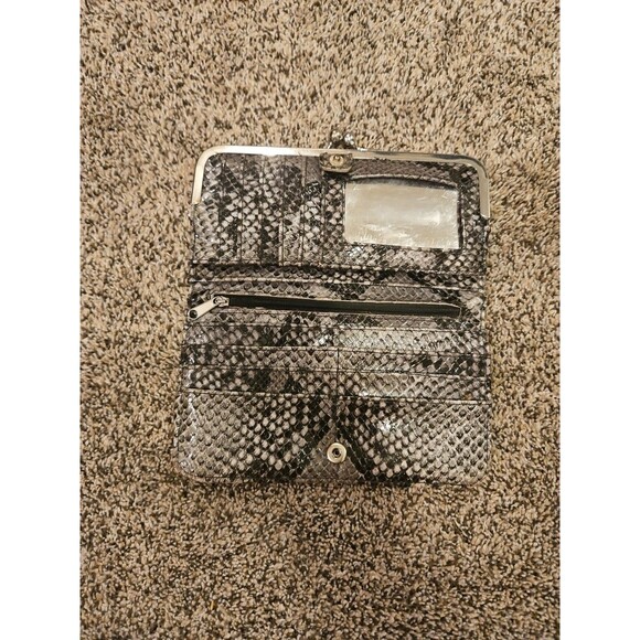 Nicole Miller Faux Embossed Snakeskin Folding Wallet Clutch 7 1/2" X 4" - Picture 4 of 8